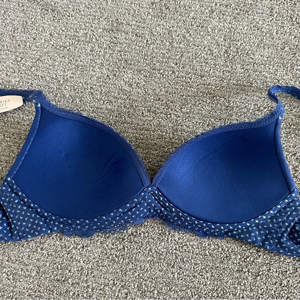 Victorias Secret Body By Victoria No Wire Bra 34B - Picture 5 of 6
